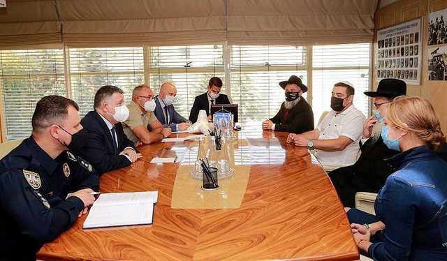 На кордоні з Україною перебувають кілька тисяч хасидів, – головний рабин Києва