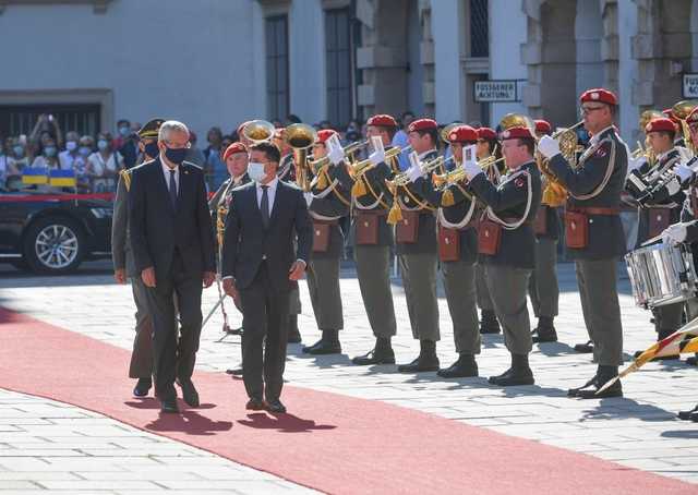 Береза: Er ist ein echter Komiker. Реальная оценка визита Зеленского в Австрию