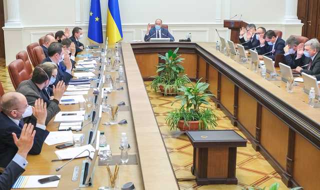 Влада урізає й без того мізерне фінансування найважливіших гуманітарних програм – В’ятрович