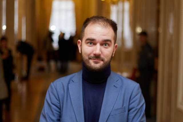 Пивной вор в "Слуге народа": появились забавные фотожабы на скандального нардепа