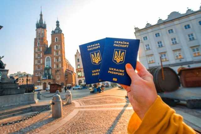 На хлеб не намажешь. В сети негодуют из-за возможной отмены безвиза с ЕС