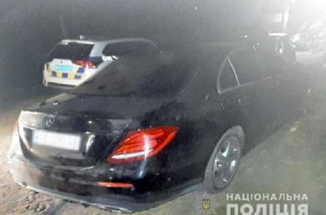 Под Киевом парня похитили и бросили его в лесу