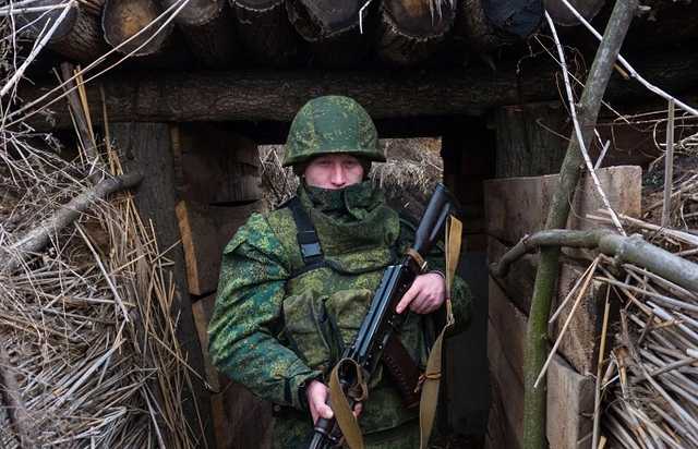 Военный эксперт: у России есть стратегия давления на Украину, Зеленский стал заложником