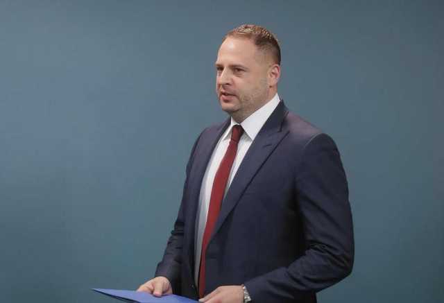 Бутусов принимает участие в пропаганде против Украины, – Ермак