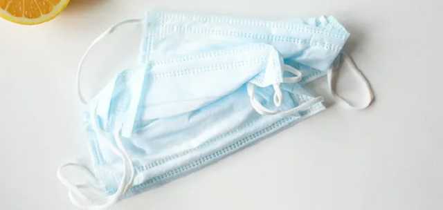 Врач пояснил опасность защитных масок и респираторов