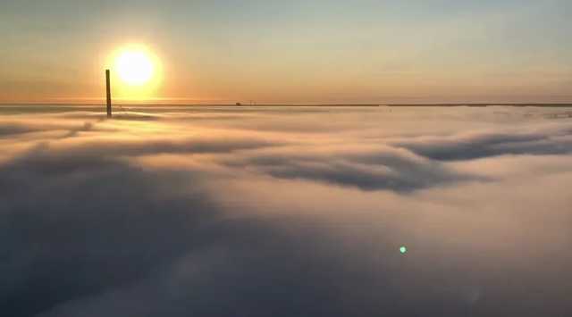 Киев затянуло туманом и едким дымом