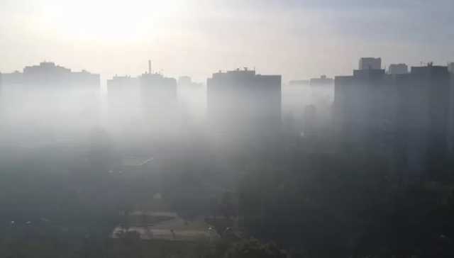 В Киеве один из районов окутал смог. Дети даже не пошли в школу