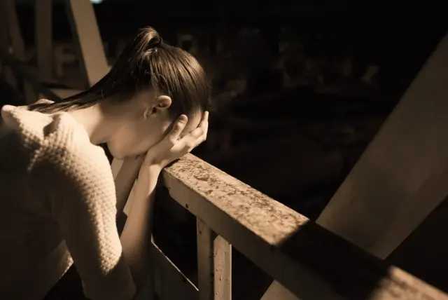 В Кривом Роге 12-летняя школьница покончила с собой