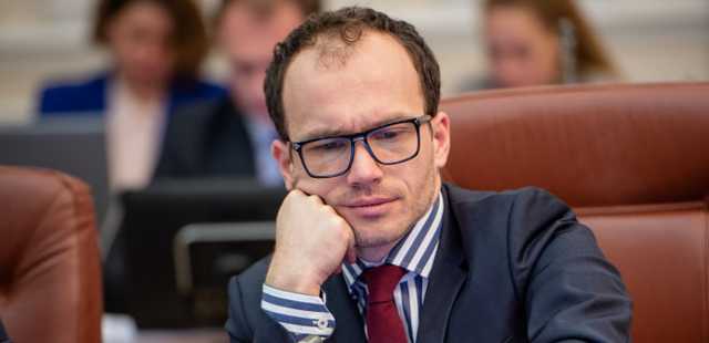 Холодильники, книги и новая прическа. Малюська анонсировал изменения в правилах СИЗО