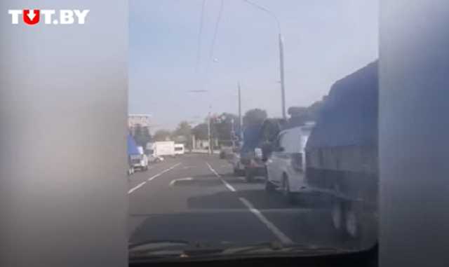 У центр Мінська стягнули військових і обмежили рух, почалися затримання