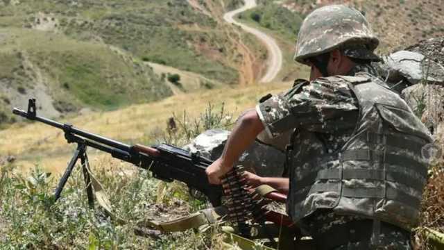 СМИ: Более 10 тысяч армян хотят отправиться на фронт из-за конфликта с Азербайджаном