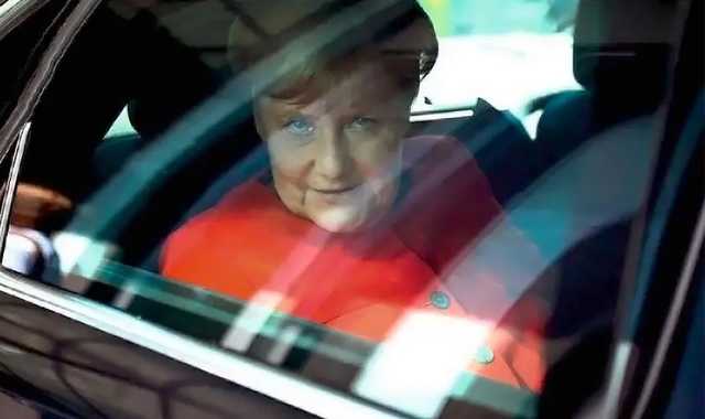 Der Spiegel: Меркель тайно навестила Навального в «Шарите»