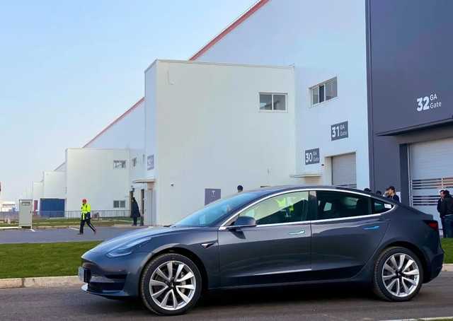 Tesla предложила клиентам ускорить Model Y на полсекунды за $2 тысячи