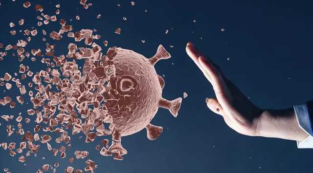 Экс-главный санврач Украины: коронавирус нельзя контролировать, сильный иммунитет может сыграть злую шутку