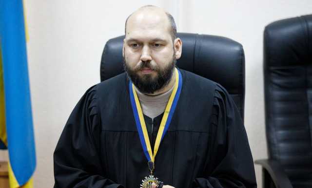 Именем Украины: как скандальные судьи возвращаются на должности