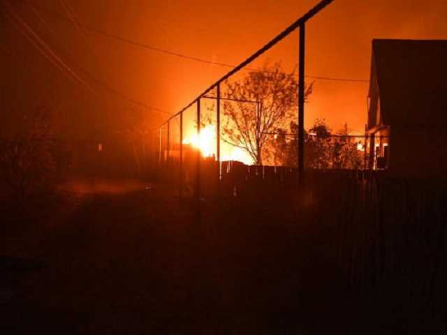 Выгорели целые улицы, взрываются боеприпасы: что творится из-за пожаров на Луганщине
