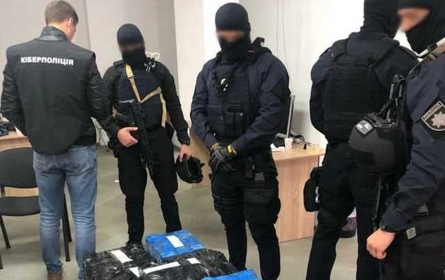 В Сумах мошенники создали call-центр для кражи денег со счетов иностранцев