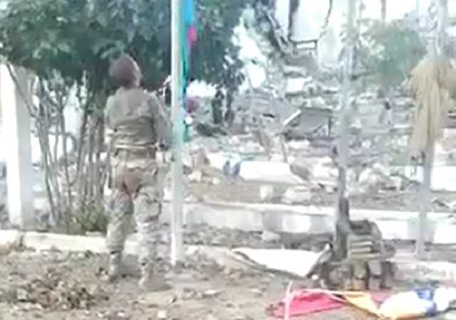 Армія Азербайджану зайняла Мадагіз: солдат замінює прапор