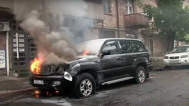 В воскресенье армия Азербайджана начала обстрелы карабахских городов - МИД Армении