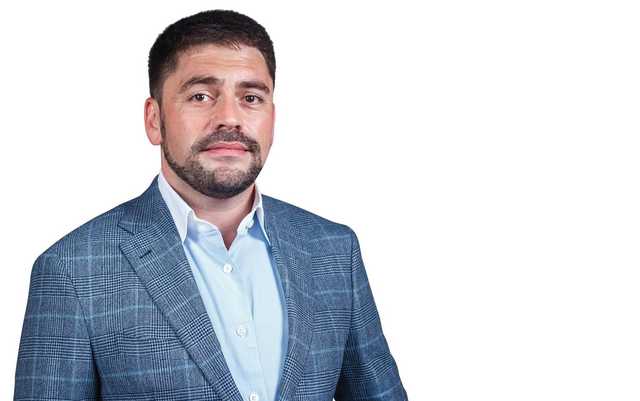 Влад Трубицын “обносил” библиотеки. Теперь идет в депутаты от “Слуги народа”