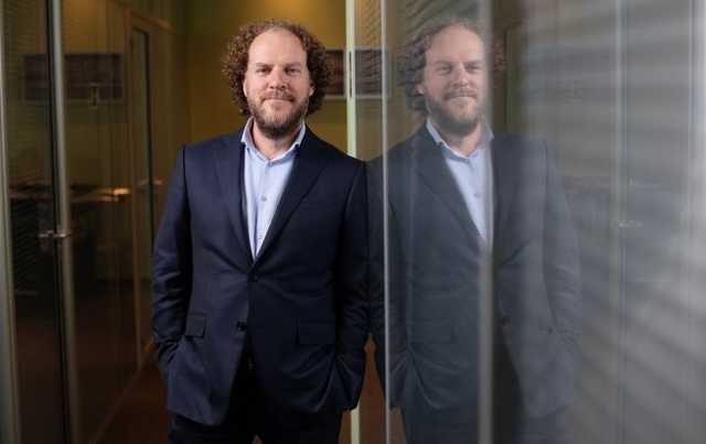 Экс-и.о.главы ОГХК Дэвис называет причиной своей отставки коррупцию во ФГИ