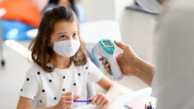 Тысячи мировых ученых выступили против карантина из-за COVID-19