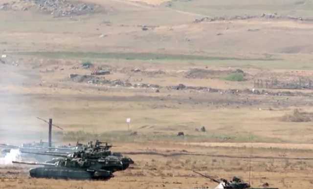 Азербайджан артогнем уничтожил военную колонну Армении