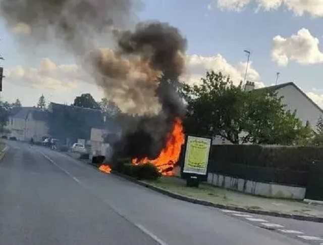 В небе над Францией столкнулись два самолета: пятеро погибших