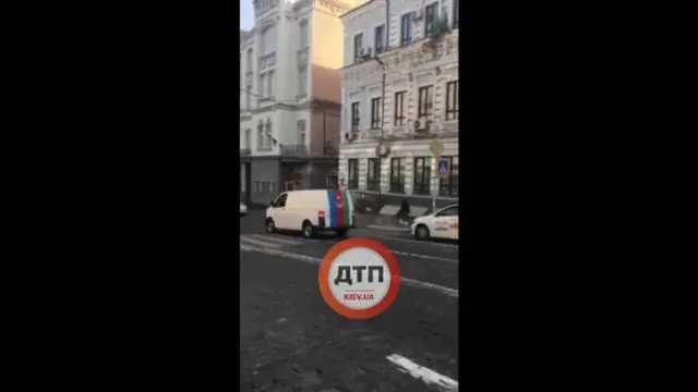 В Киеве азербайджанцы устроили автопробег со стрельбой. Их задержала полиция