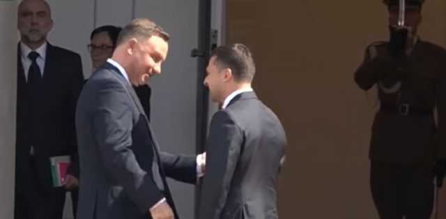 Одесса встретила Зеленского и Дуду протестами