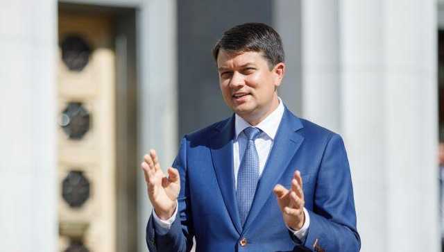 В Раде коронавирусом заболели около 90 человек, - Разумков