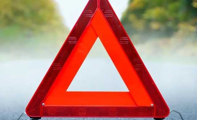 В Киеве водитель на учебном авто сбил женщину на переходе