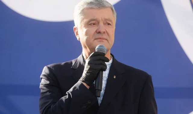 Порошенко на коне