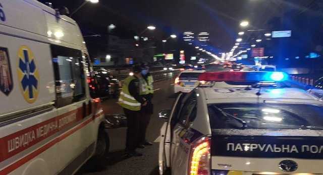 В Киеве на проспекте Победы насмерть сбили женщину