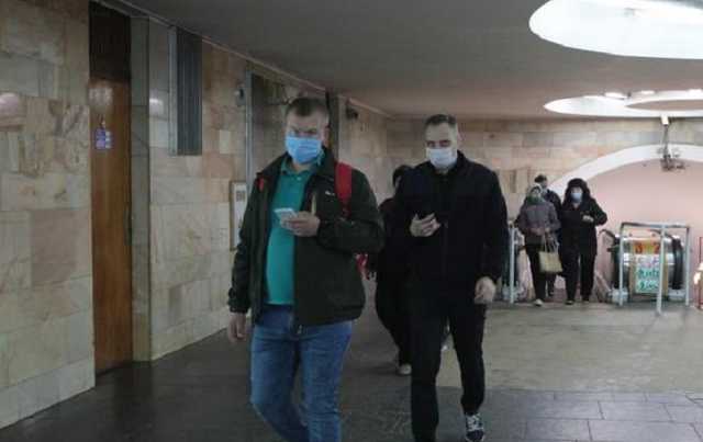 Коронавирусом в Украине чаще всего болеют не пожилые люди