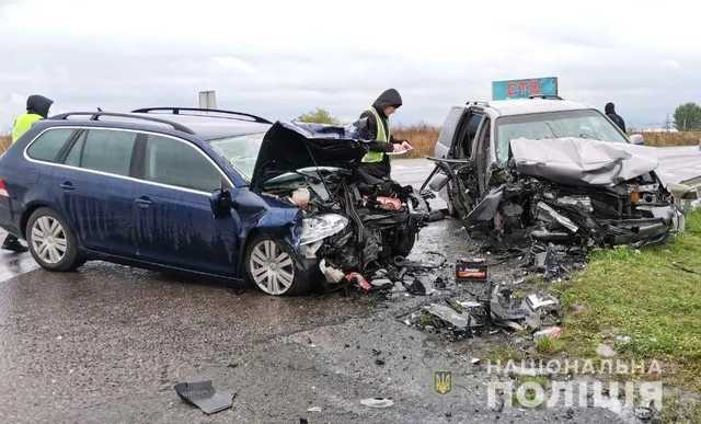 На Ровенщине в ДТП погибла беременная, которая ехала в роддом