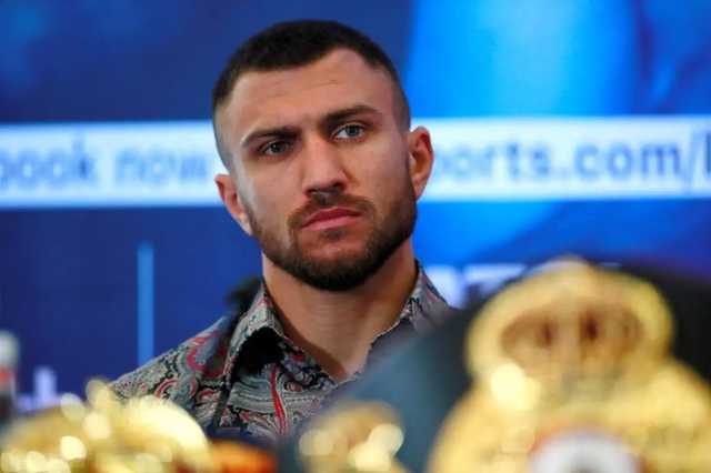 Боксер Редкач потроллил Ломаченко после поражения от Лопеса