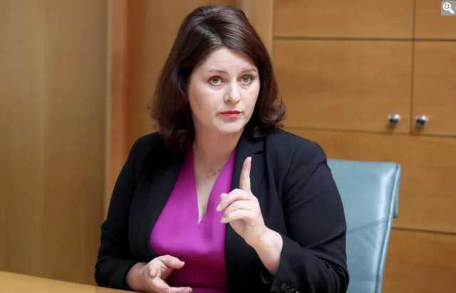 В Чехии министр назвала премьера «дебилом», не зная о включенных камерах