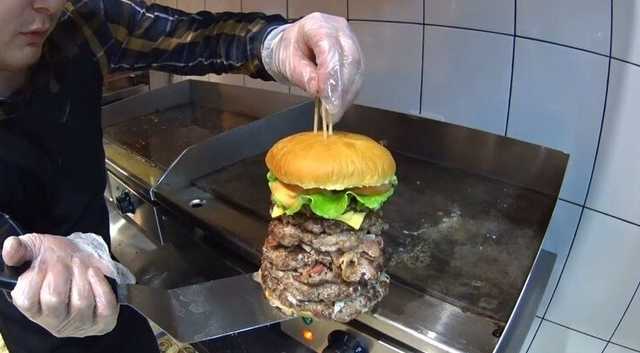 Фермеры обратились в Европарламент с требованием запретить вегетарианский бургер