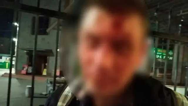 Как профессиональный боксер: В Киеве пенсионерка избила грабителя