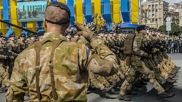 Зеленский поручил отпраздновать тридцатую годовщину Независимости Украины с военным парадом