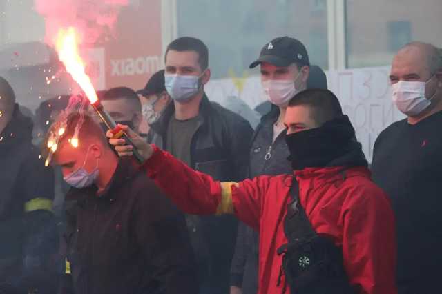В Николаеве Нацкорпус сорвал встречу Медведчука с избирателями