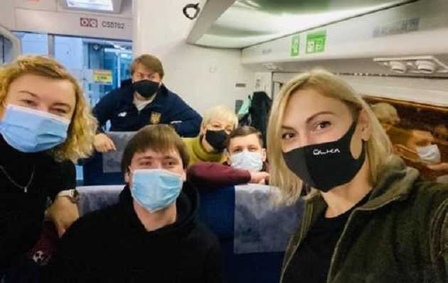 Імітація президента відправила на передову імітації депутатів, аби імітувати державу – нардепка