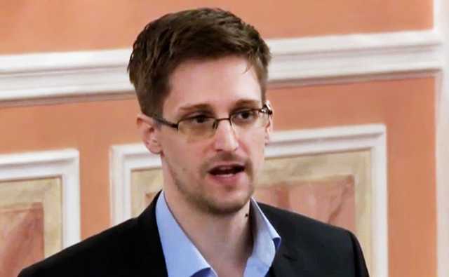 Сноуден получил бессрочный вид на жительство в России