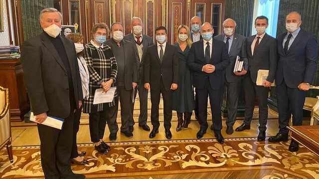 Кто и зачем подставил Зеленского с аферой об «украинской вакцине» от коронавируса