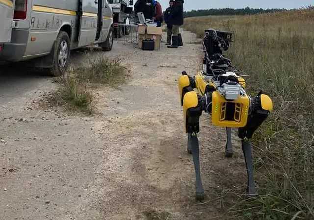 Робособаку Boston Dynamics привезли в Черноболь. Она помогает изучать радиоактивность