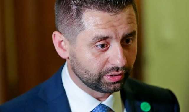 Арахамия заявил, что стадионы могут стать госпиталями для больных COVID-19