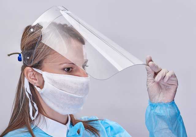 Австрія заборонить екрани для обличчя як захист від коронавірусу