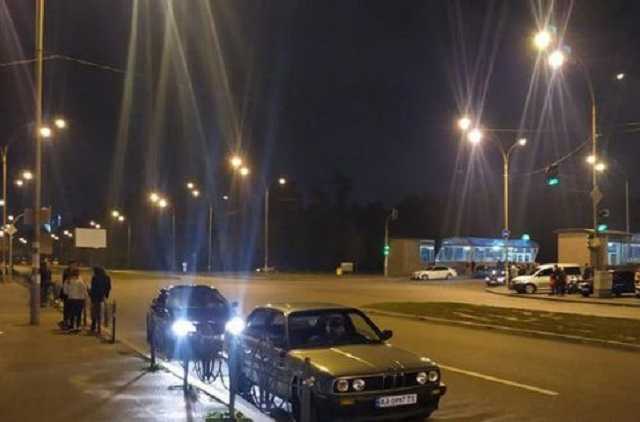 В Киеве полсотни авто устроили незаконные уличные гонки