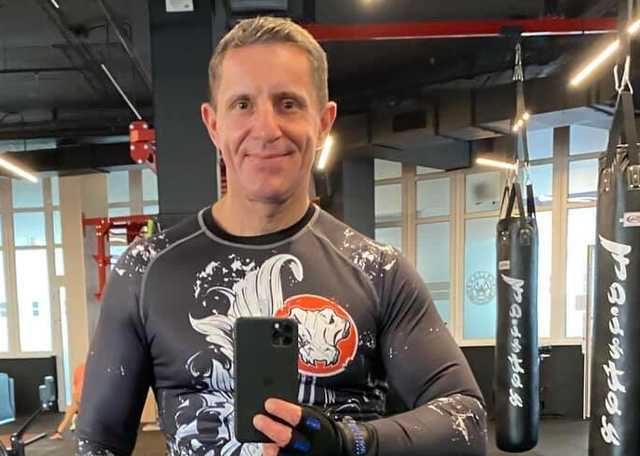 Шкиряка затроллили за селфи в обтягивающих лосинах